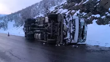 Uludere'de Trafik Kazası: 2 Yaralı
