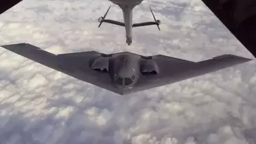 ABD 'görünmez' kozunu sahaya sürdü! B-2 hayalet bombardıman uçakları İran'ın balistik füze stoğunu vurdu