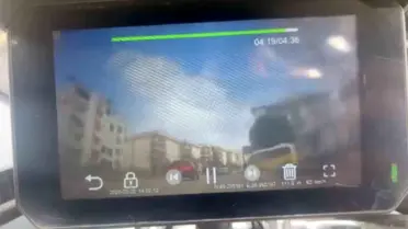 Bursa'da Motosiklet ile Minibüs Arasında Kıl Payı Kaçış