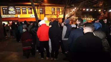 Bursalılar sahurda tarihi meydanda buluştu