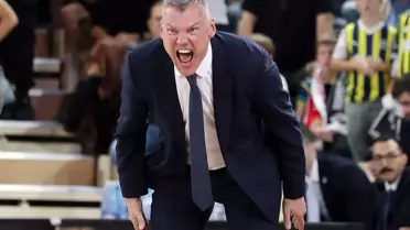 Fenerbahçe'den açıklama: Takımımızdan 4 kişi Dubai ve Abu Dabi'de mahsur kaldı