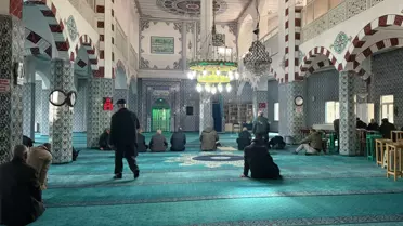 Bir ilimizin camilerinde Hamaney için Kur'an-ı Kerim okundu