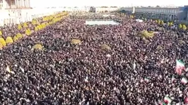 Hamaney'in ölümü sonrası İsfahan'da binlerce kişi sokağa indi