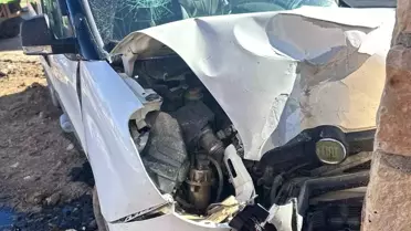 Mardin'de Trafik Kazası: 2 Yaralı