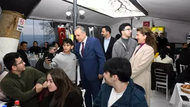 Osmaniyeli öğrenciler İstanbul'da kurulan iftar sofrasında bir araya geldi