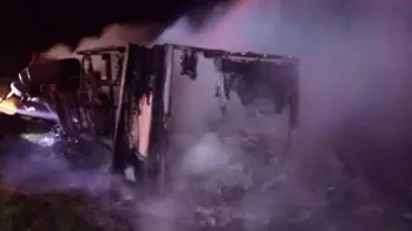 Şırnak'ta Mandalina Yüklü Tır Yangını