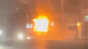 İzmit'te Seyir Halindeki Otomobil Alev Alev Yandı