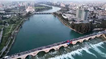 Yüreğir Belediyesi tarihi Taşköprü'de halk iftarı düzenledi