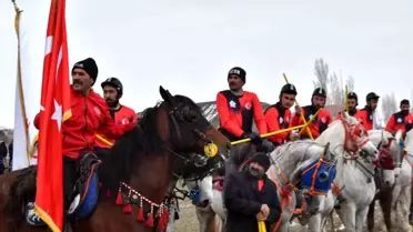 Aşkale'nin kurtuluş bayramında cirit coşkusu