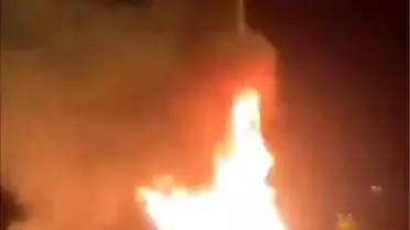 Minibüs Yangınla Küller Arasında Kaldı