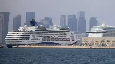 Hürmüz Boğazı'nda binlerce yolcu, İran ablukası nedeniyle gemilerde mahsur kaldı