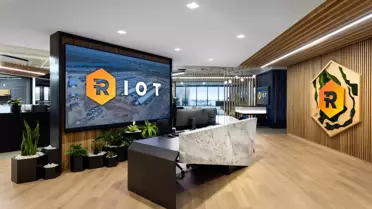 Riot Platforms yapay zeka odaklı stratejisiyle 647,4 milyon dolar yıllık gelir bildirdi