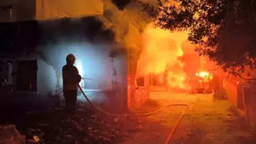 Hatay'da Metruk Evde Yangın