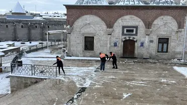 Sivas'ta Kar Yağışı Cadde ve Sokakları Beyaza Bürüdü