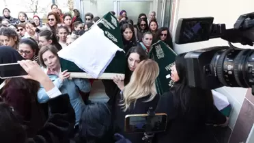 Zeytinburnu'nda Anne Kız Defnedildi