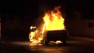 Antalya'da Araç Yangını: Aile Kurtuldu