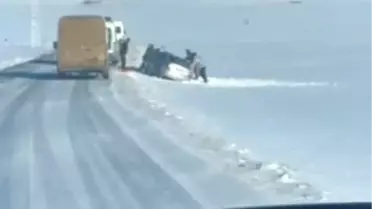 Kars'ta Araç Köylülerle Kurtarıldı