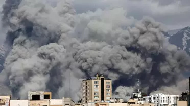 İsrail'in füze yağdırdığı Lübnan'da ölü sayısı 77'ye yükseldi