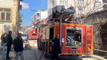 Mut'ta bir evin çatı katında çıkan yangın korkuttu