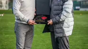 Fatih Tekke, Şubat Ayı Sosyal Sorumluluk Ödülü'nü Aldı