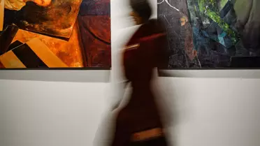 Yolun Ortasında Yüzeyin Altında Sergisi