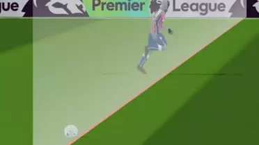 Burnu ofsaytta olduğu için golü iptal edildi 