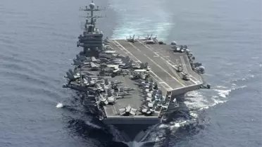 İran, Abraham Lincoln'e füze fırlattı