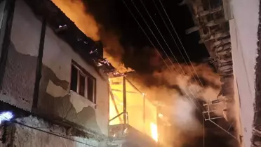 Uşak'ta Ev Yangını Kontrol Altına Alındı