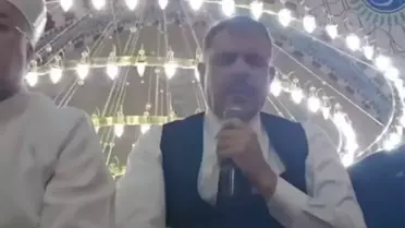 Bakan Çiftçi teravihten sonra böyle Kur'an-ı Kerim okudu