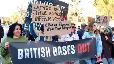 GKRY'de İngiliz Üslerine Protesto