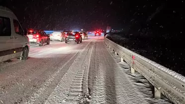 Kastamonu'da Kar ve Buzlanma Araçları Kaldırdı