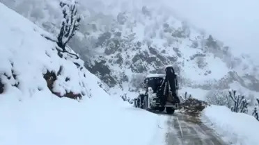 Batman'da Yoğun Kar Yağışı Yolları Kaptı