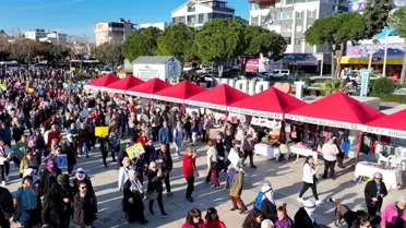 Didim'de Emekçi Kadınlar Pazarı kent meydanında açıldı