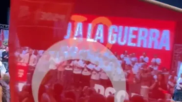 Sanchez'den Türk Bayrağıyla Selam