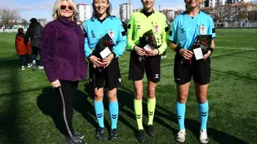 Kayseri'de Kadın Hakemlere 8 Mart Kutlaması