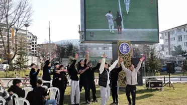 Kütahyalılar, Kütahyaspor'un zaferini dev ekrandan izledi
