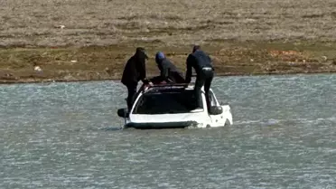 Kahramanmaraş'ta Araç Gölde Mahsur Kaldı