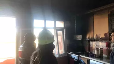 Samandağ'da evin mutfağından alevler yükseldi