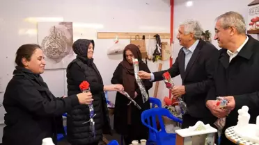 Başkan Hallaç'tan Ramazan Çarşısı'nda kadınlara anlamlı sürpriz