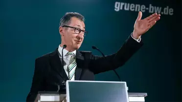 Cem Özdemir Baden-Württemberg Başbakanı