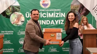 Dalaman Belediyesi'nden genç arıcılara kovan desteği