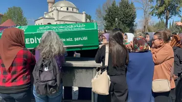 Cenazesinde Kadınlar İle Uğurlandı