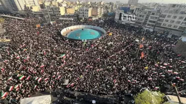 İran'da milyonlar Mücteba Hameney için sokaklarda