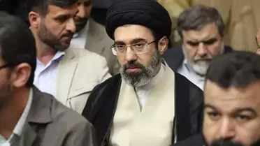 İşte İran'da yeni liderin duyurulduğu anlar