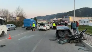 İzmir'de Zincirleme Trafik Kazası: 3 Yaralı