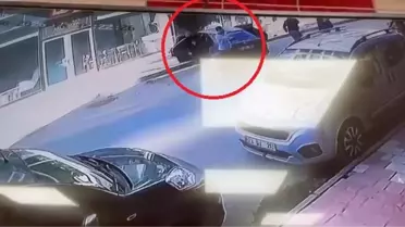 Otomobil Mobilya Mağazasına Girdi