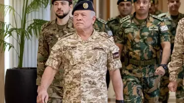 Ürdün Kralı 2. Abdullah askeri üniformayı giydi