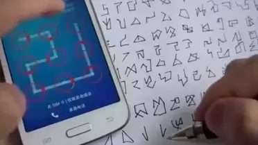 12 yıldır sabırla telefon kilidini açmaya çalışıyor! Nedeni inanılmaz