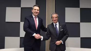 Bakan Bayraktar Paris'te Nükleer Zirve'de Görüşmelerde Bulundu