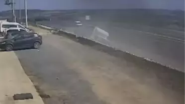 Çatalca'da Kamyon Kazası: Şoför Yaralandı